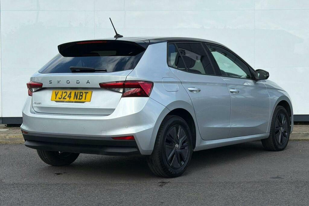 Skoda Fabia 1.0 Mpi Colour Edition Hatchback YJ24NBT Silver #3