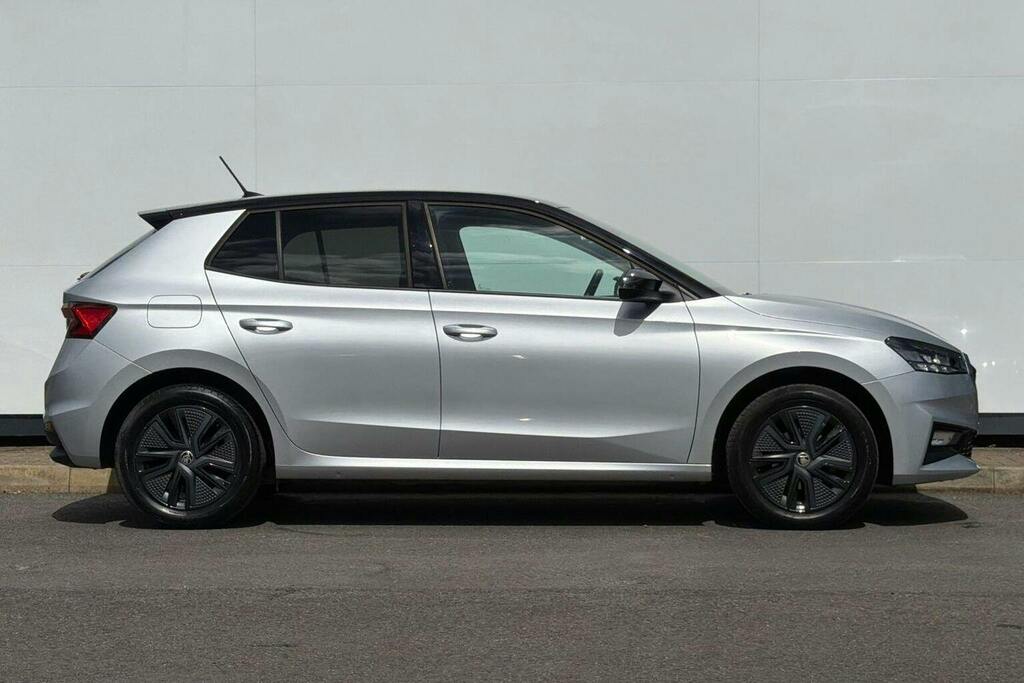 Skoda Fabia 1.0 Mpi Colour Edition Hatchback YJ24NBT Silver #2