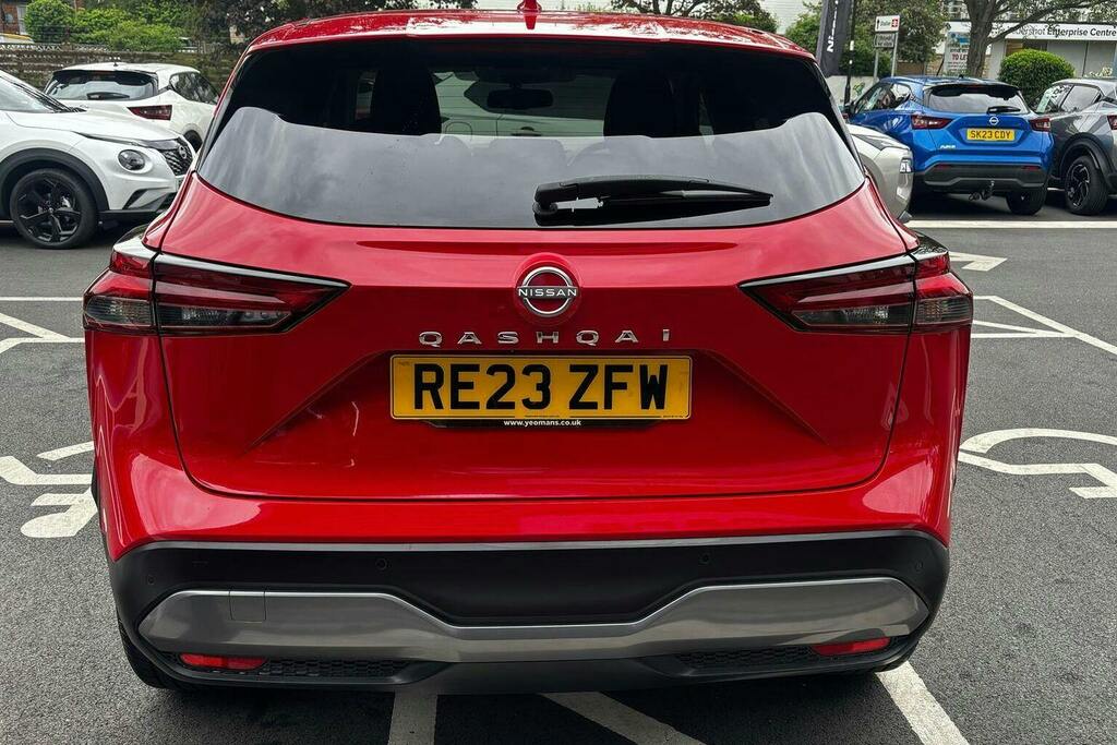 Nissan Qashqai 1.3 Dig T Mhev N Connecta Suv Hybrid Xt RE23ZFW Red #4