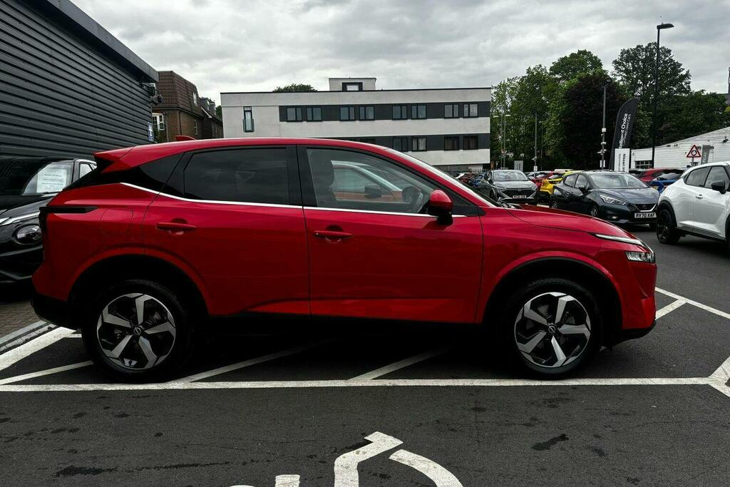Nissan Qashqai 1.3 Dig T Mhev N Connecta Suv Hybrid Xt RE23ZFW Red #2