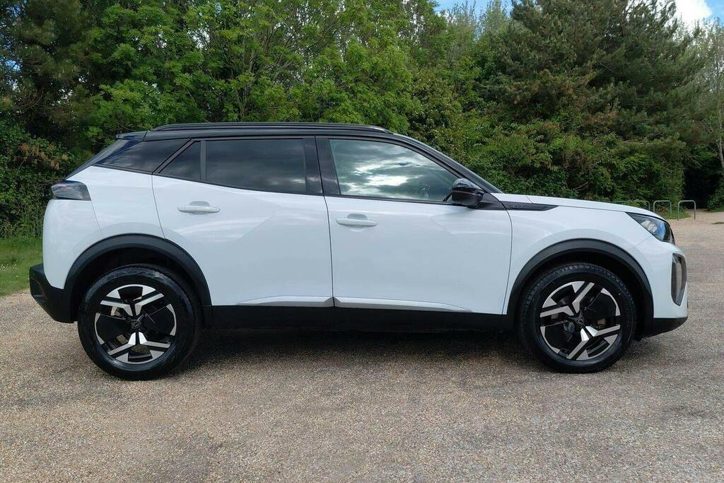 Peugeot 2008 1.2 Gt Suv Hybrid E Dsc6 KM25WFO White #2