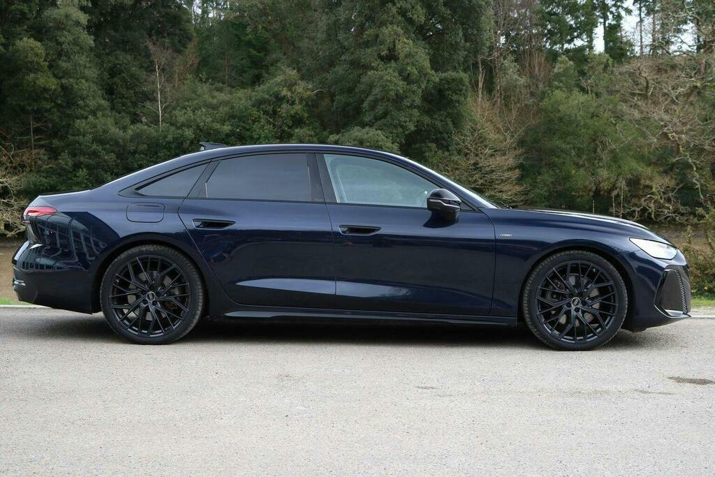 Audi A6 Saloon 2.0 E Hybrid 25.9Kwh Launch Edition Saloon Pet WL25FYF Blue #2