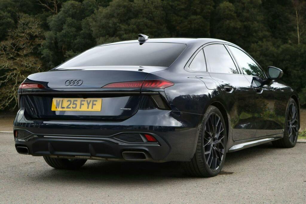 Audi A6 Saloon 2.0 E Hybrid 25.9Kwh Launch Edition Saloon Pet WL25FYF Blue #3