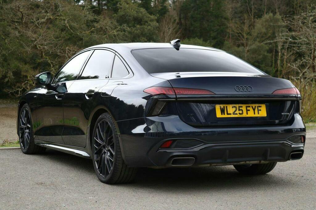 Audi A6 Saloon 2.0 E Hybrid 25.9Kwh Launch Edition Saloon Pet WL25FYF Blue #5