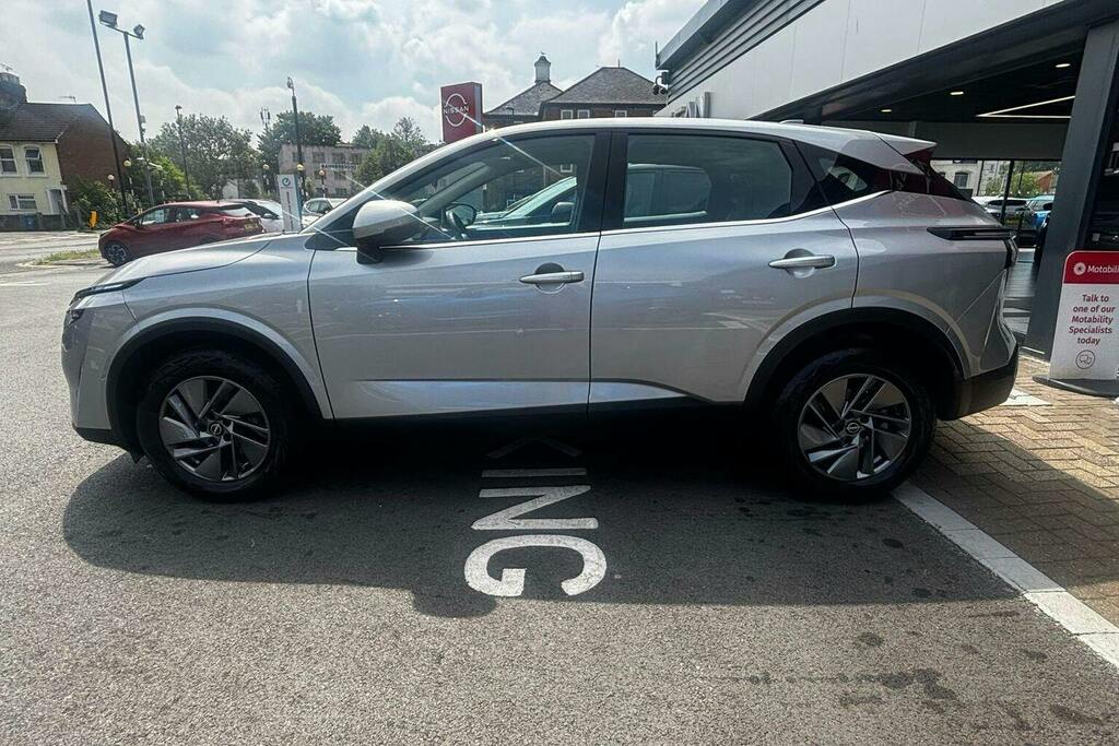 Nissan Qashqai 1.3 Dig T Mhev Acenta Premium Suv Hybri WO74CNN Silver #6