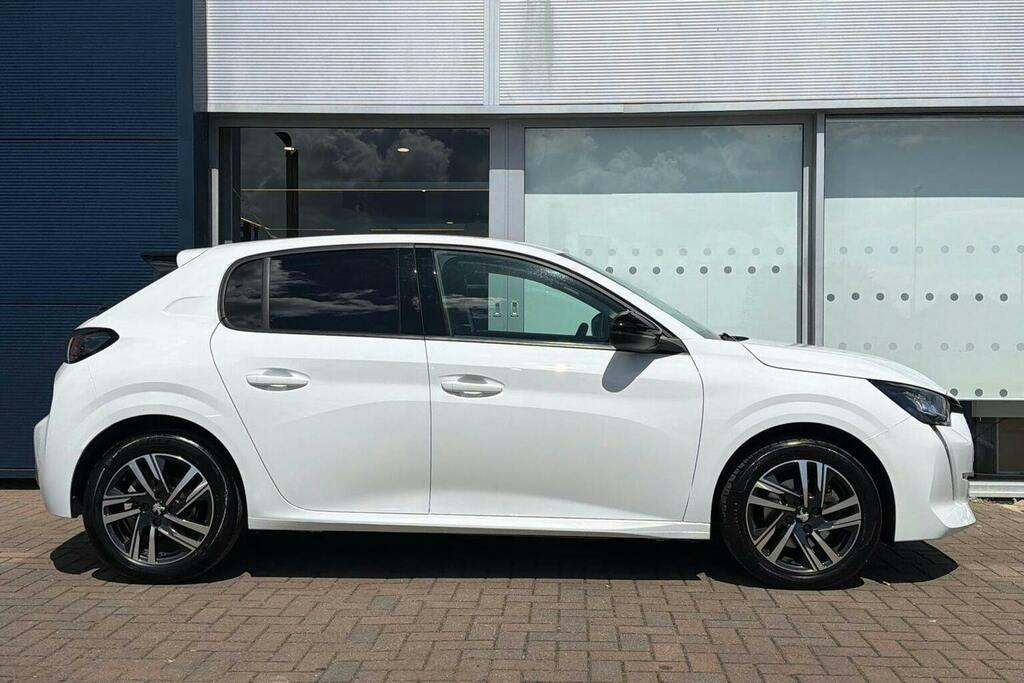 Peugeot 208 1.2 Puretech Allure Premium Plus Hatchback Pe GY73RKV White #2