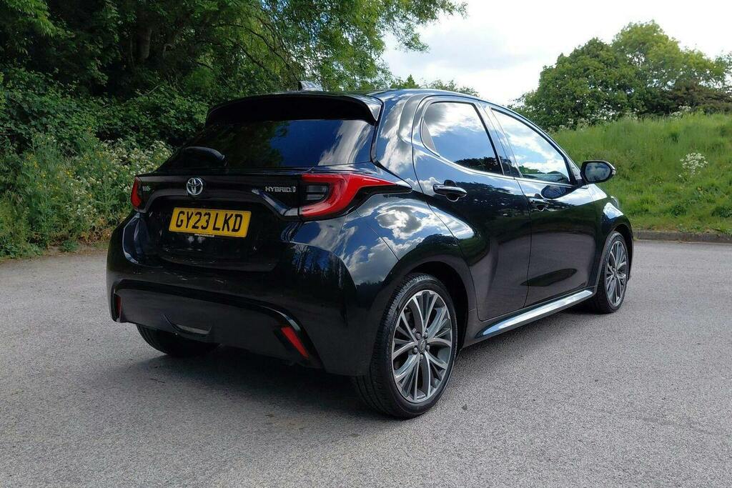 Toyota Yaris 1.5 Vvt H Excel Hatchback Hybrid E Cvt GY23LKD Black #2