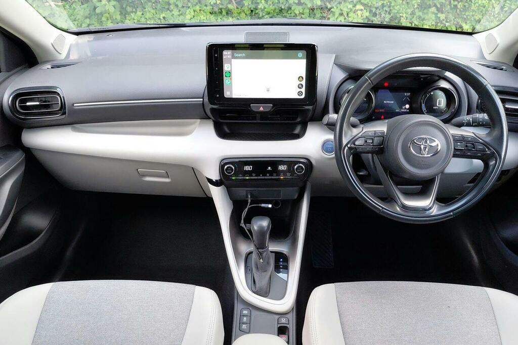 Toyota Yaris 1.5 Vvt H Excel Hatchback Hybrid E Cvt GY23LKD Black #6