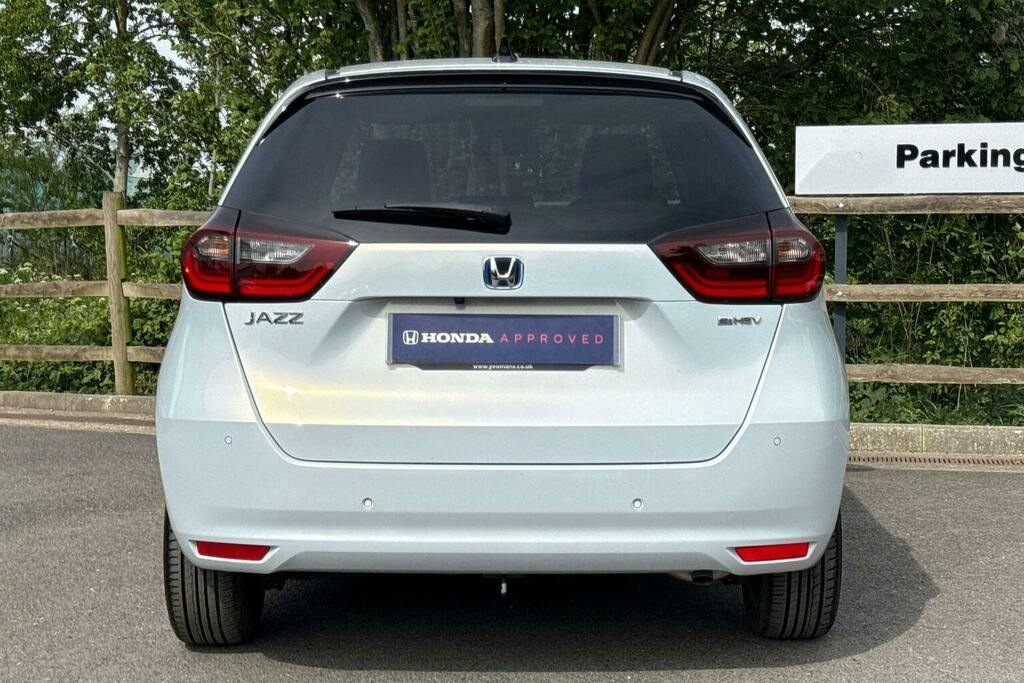 Honda Jazz 1.5 H I Mmd Ex Hatchback Hybrid Ecvt White #4