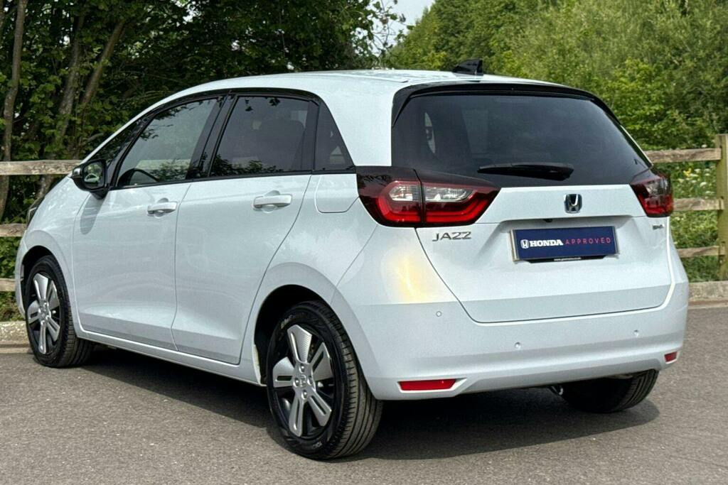 Honda Jazz 1.5 H I Mmd Ex Hatchback Hybrid Ecvt White #5