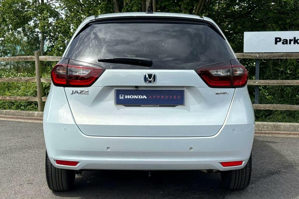 Honda Jazz 1.5 H I Mmd Ex Hatchback Hybrid Ecvt White #4