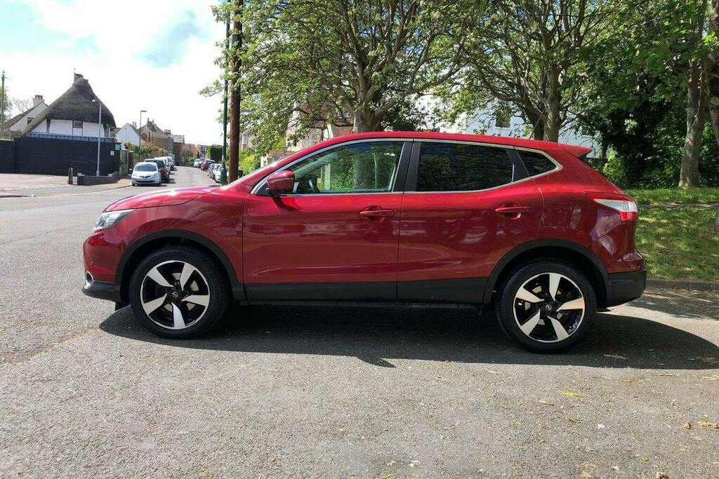 Nissan Qashqai 1.2 Dig T N Connecta Suv Xtron 2Wd Red #6