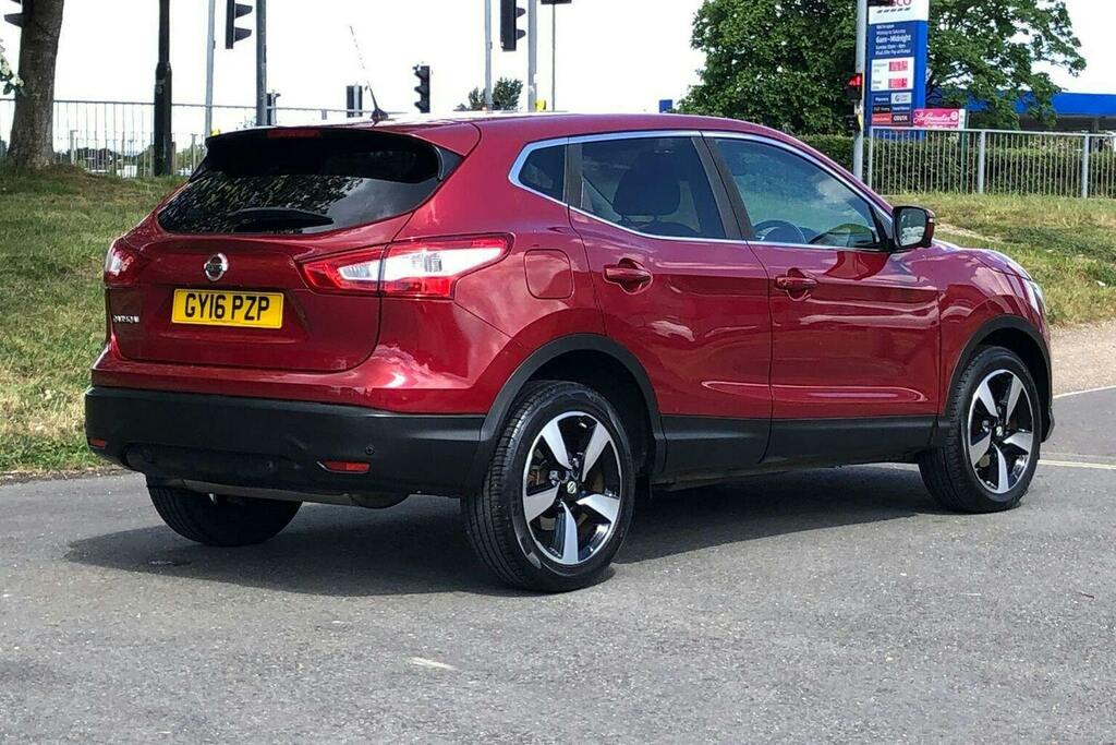 Nissan Qashqai 1.2 Dig T N Connecta Suv Xtron 2Wd Red #3