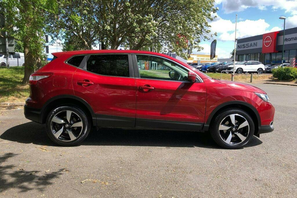 Nissan Qashqai 1.2 Dig T N Connecta Suv Xtron 2Wd Red #2