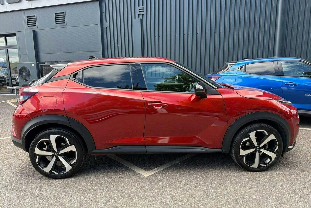 Nissan Juke 1.0 Dig T Tekna Suv YS72LSL Red #2