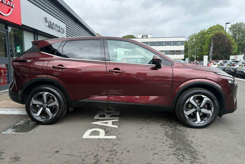 Nissan Qashqai 1.3 Dig T Mhev N Connecta Suv Hybrid Ma MT23YVF Red #2