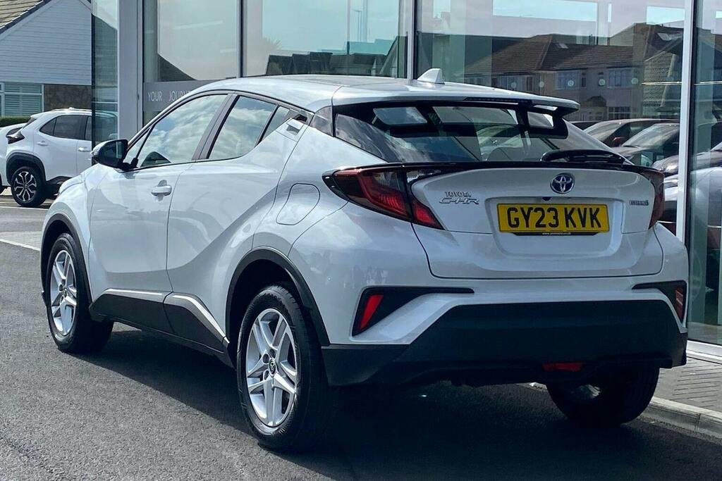 Toyota C-Hr 1.8 Vvt H Icon Suv Hybrid Cvt GY23KVK White #4