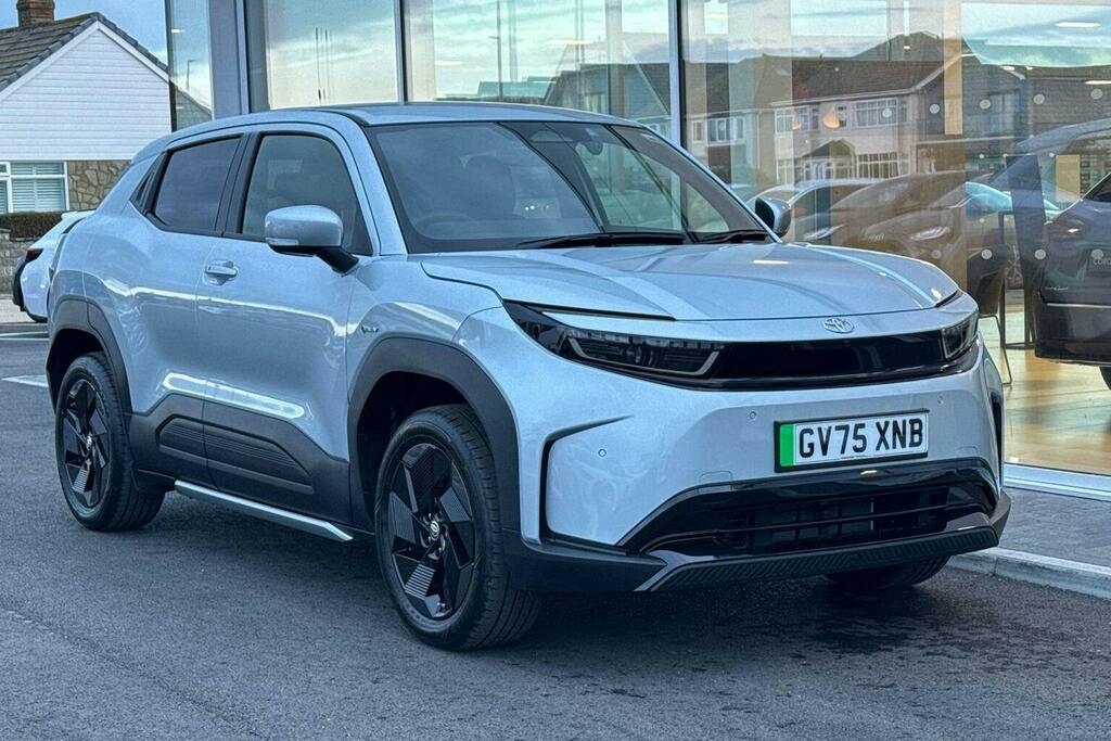 Toyota Urban Cruiser 61Kwh Design Suv Black