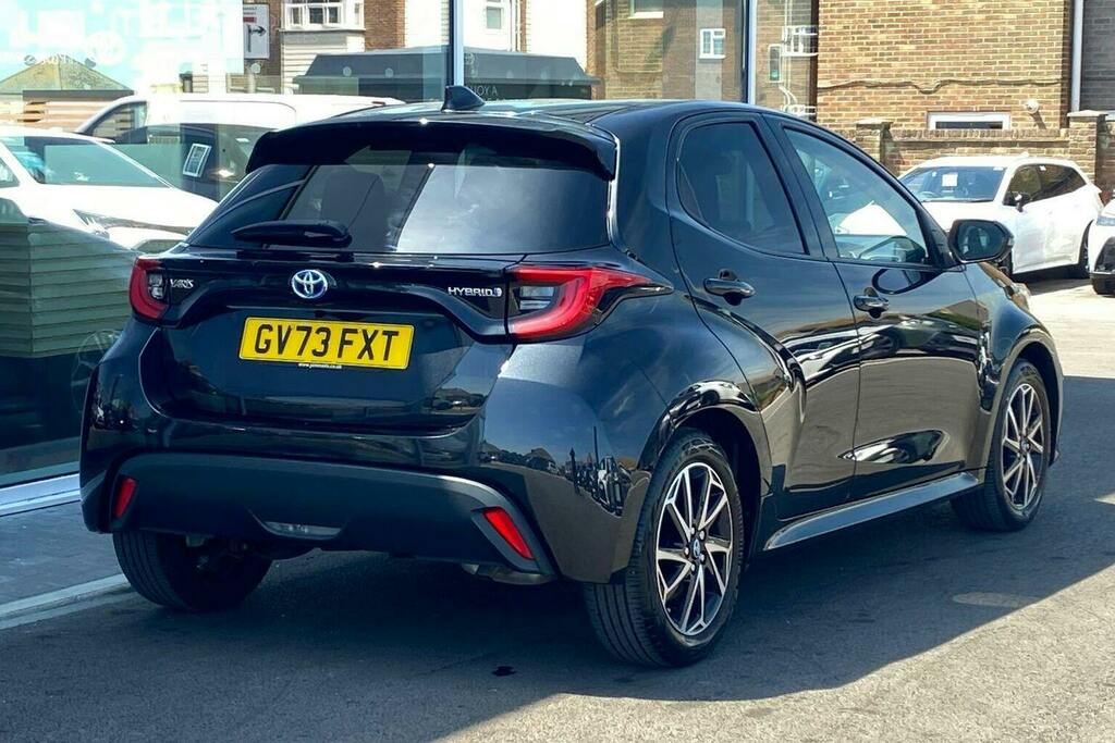 Toyota Yaris 1.5 Vvt H Design Hatchback Hybrid E Cvt GV73FXT Black #2