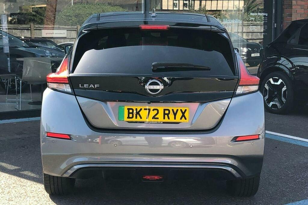 Nissan Leaf 39Kwh Tekna Hatchback BK72RYX Grey #4