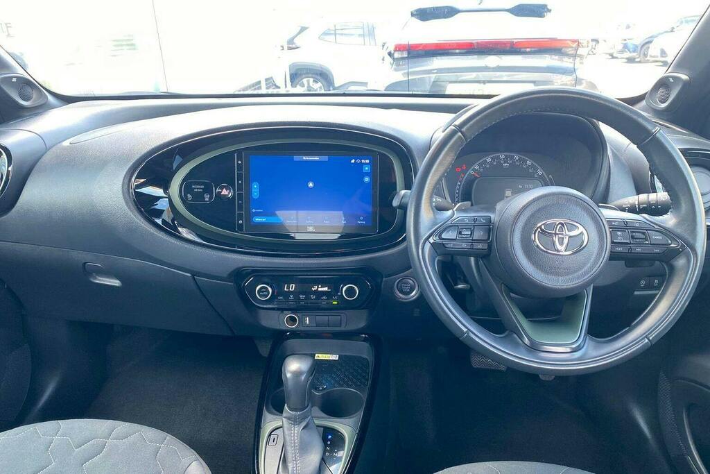 Toyota Aygo X 1.0 Vvt I Exclusive Hatchback X Shift GV72MKG Green #6