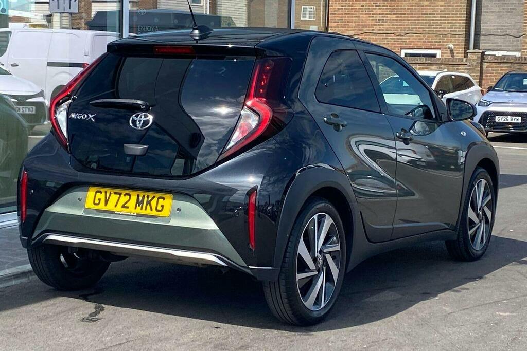 Toyota Aygo X 1.0 Vvt I Exclusive Hatchback X Shift GV72MKG Green #2
