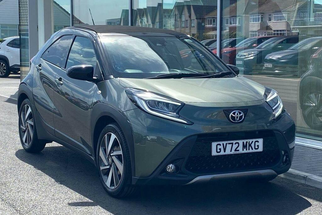 Toyota Aygo X 1.0 Vvt I Exclusive Hatchback X Shift Green