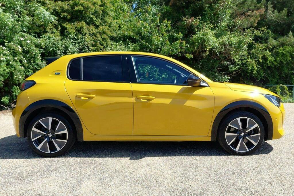 Peugeot e-208 50Kwh Gt Premium Hatchback BD23EEH Yellow #2