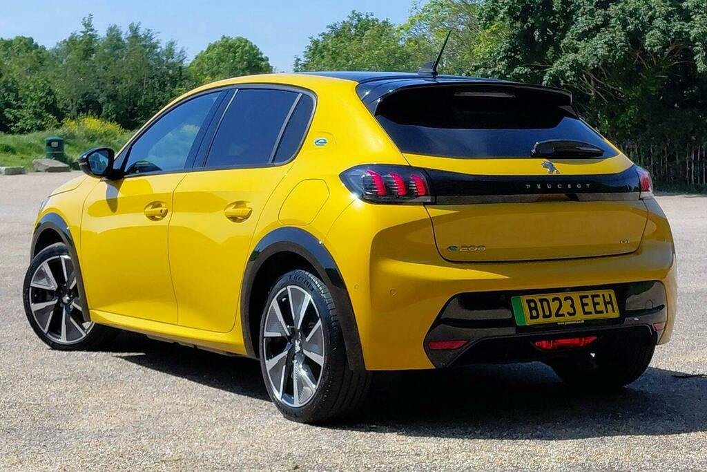 Peugeot e-208 50Kwh Gt Premium Hatchback BD23EEH Yellow #5