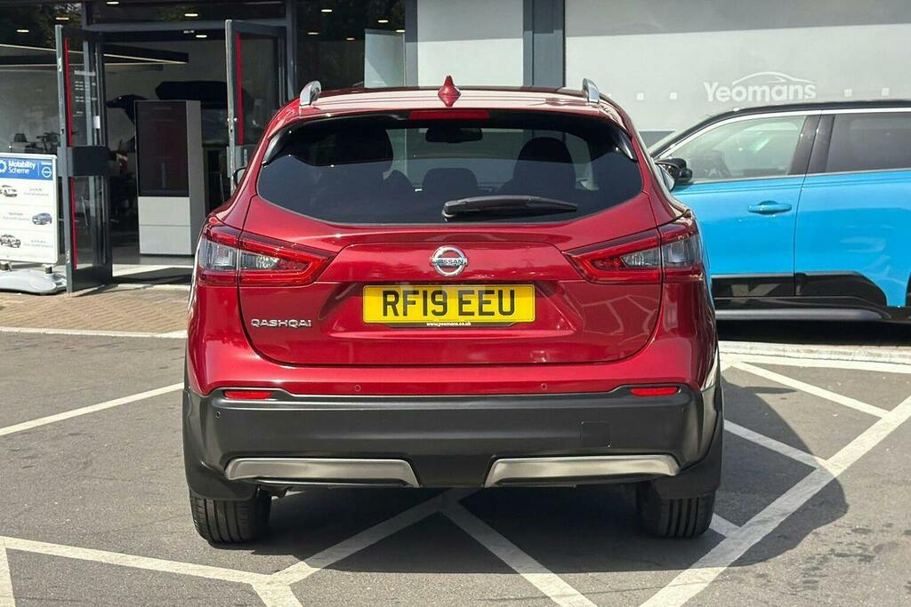 Nissan Qashqai 1.3 Dig T N Connecta Suv RF19EEU Red #4