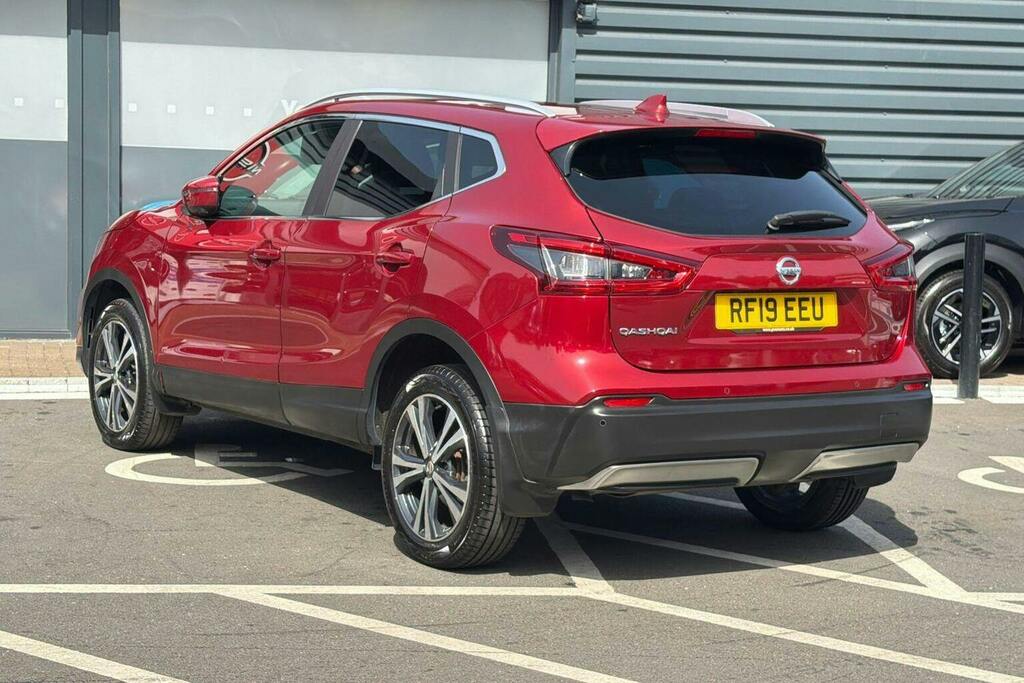 Nissan Qashqai 1.3 Dig T N Connecta Suv RF19EEU Red #5