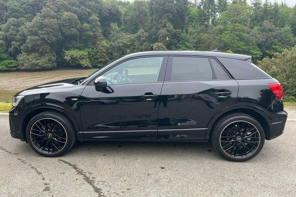 Audi Q2 1.5 Tfsi Cod 35 Black Edition Suv S Tro WF73TZE Black #6