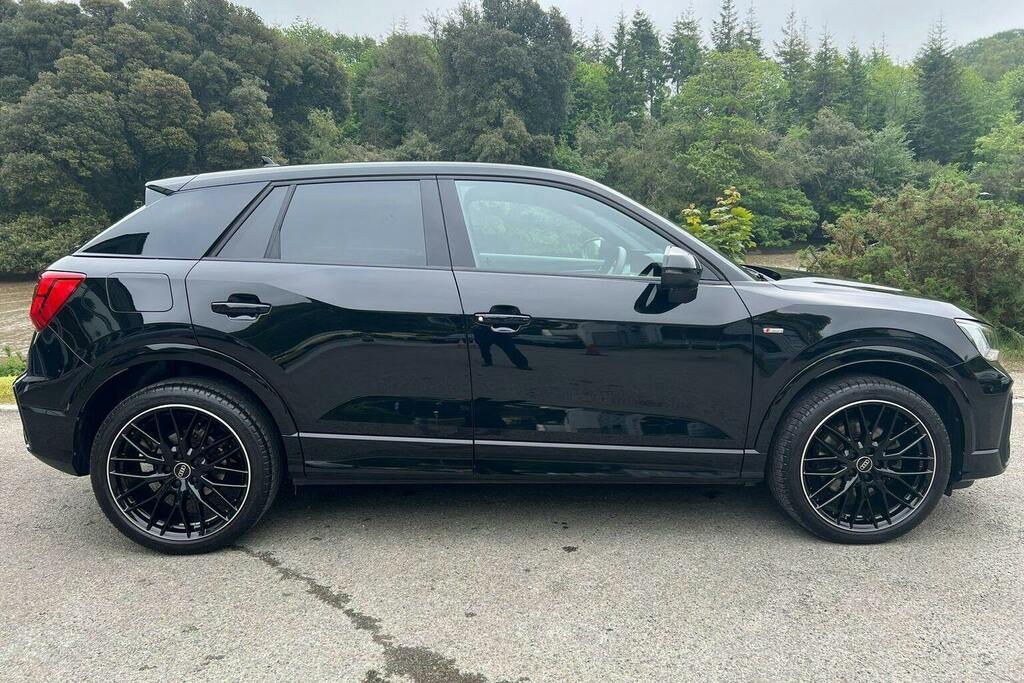 Audi Q2 1.5 Tfsi Cod 35 Black Edition Suv S Tro WF73TZE Black #2