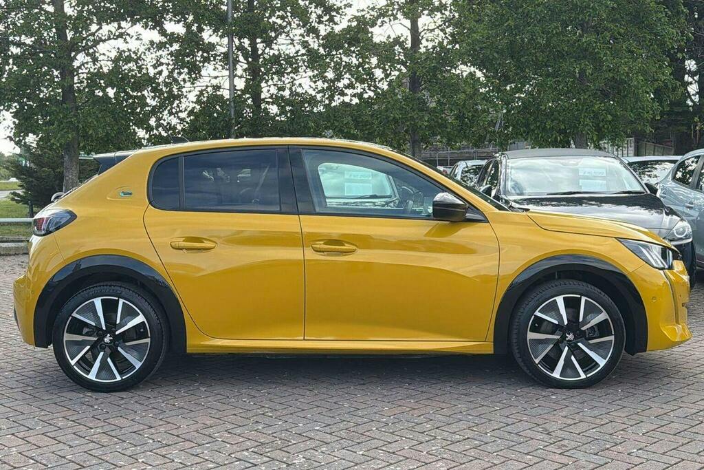 Peugeot e-208 50Kwh Gt Hatchback YC22FWR Yellow #2