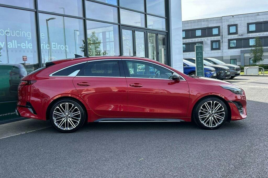 Kia Proceed 1.5 T Gdi Gt Line S Shooting Brake Dct ML24WXB Red #2
