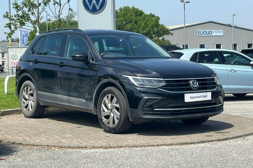 Volkswagen Tiguan 1.5 Tsi Life Suv Dsg Black