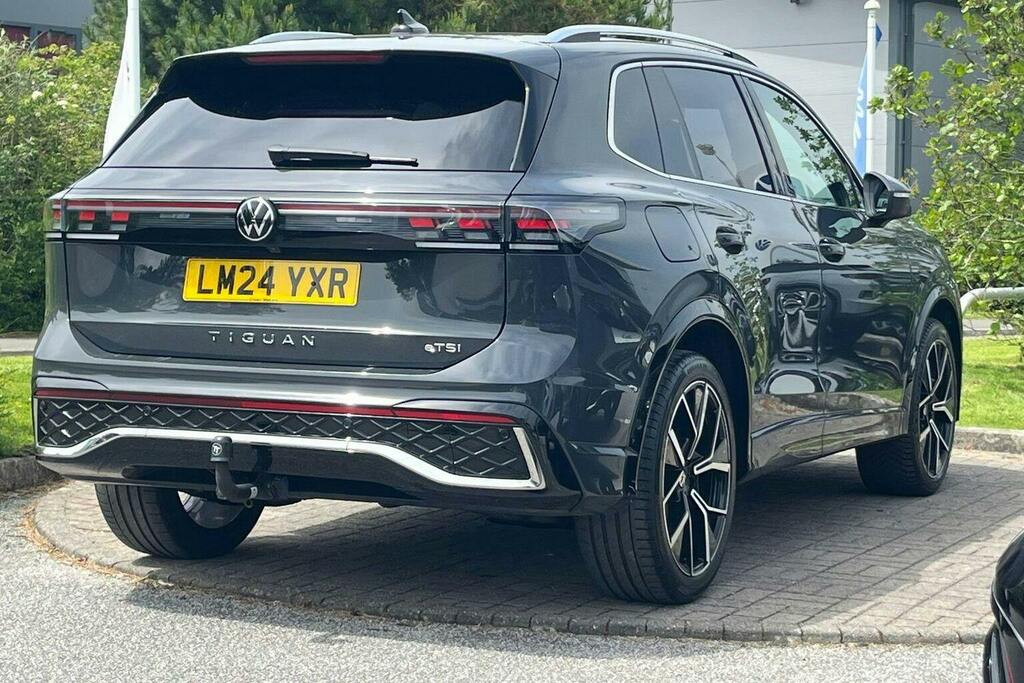 Volkswagen Tiguan 1.5 Etsi Mhev R-line Suv Hybrid Dsg LM24YXR Grey #3