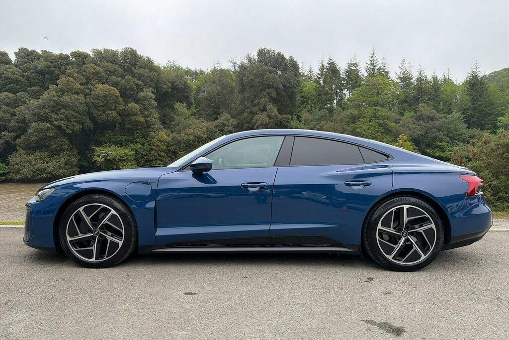Audi E Tron GT 105Kwh Saloon Quattro Blue #6