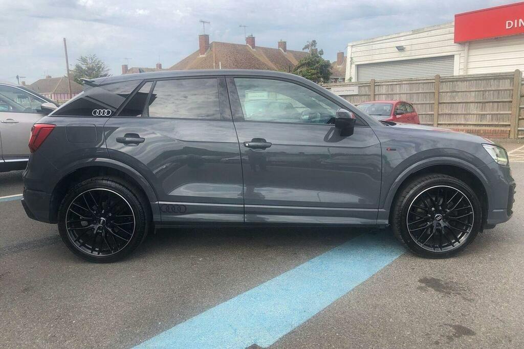 Audi Q2 1.5 Tfsi Cod 35 Black Edition Suv Manua GV69MDJ Grey #2