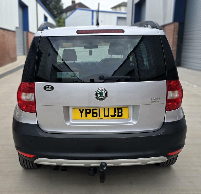 Skoda Yeti 1.6 Tdi Greenline II Elegance Euro 5 Ss 20 YP61UJB Silver #6