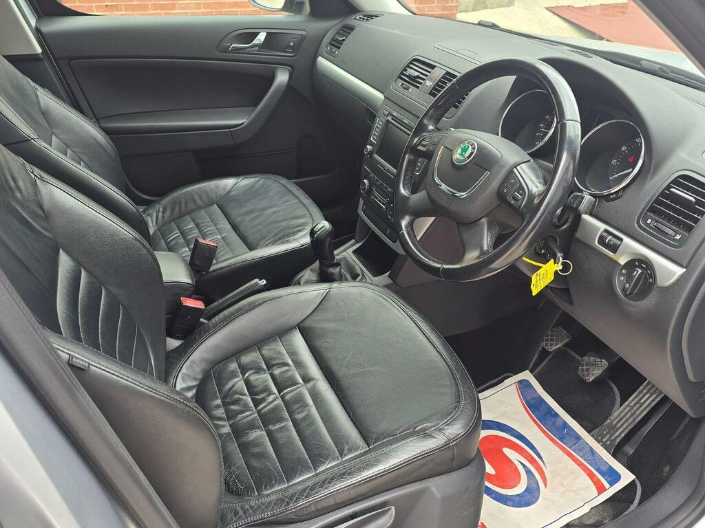 Skoda Yeti 1.6 Tdi Greenline II Elegance Euro 5 Ss 20 YP61UJB Silver #2