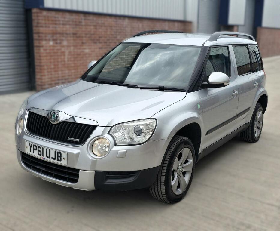 Skoda Yeti 1.6 Tdi Greenline II Elegance Euro 5 Ss 20 YP61UJB Silver #4