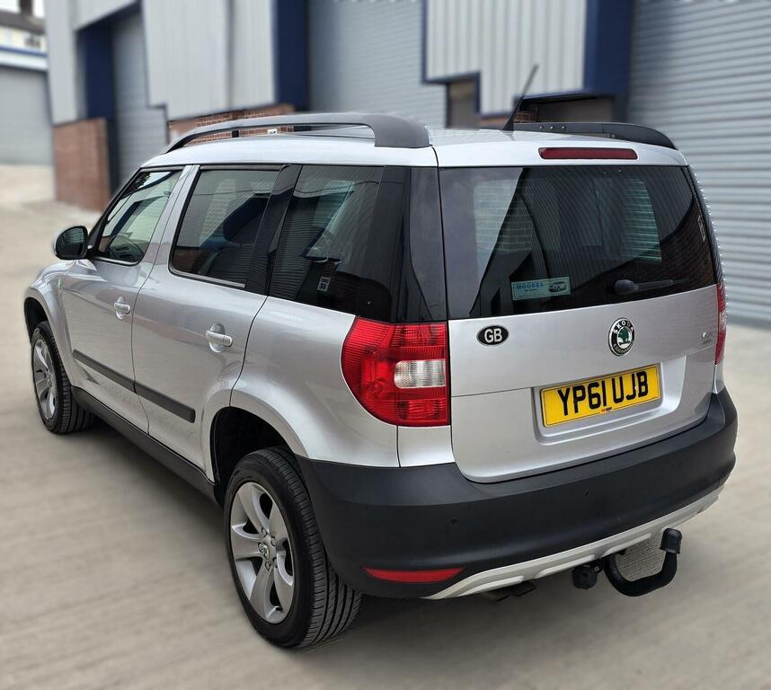 Skoda Yeti 1.6 Tdi Greenline II Elegance Euro 5 Ss 20 YP61UJB Silver #5