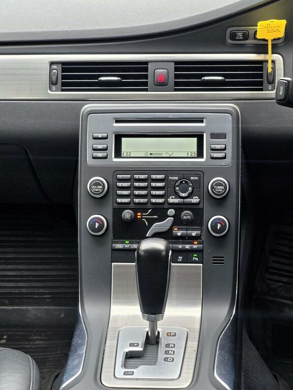 Volvo V70 2.0 D3 Se Lux 161 Bhp Gold #29