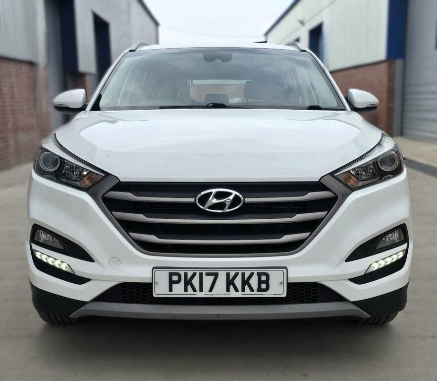 Hyundai Tucson 1.7 Crdi Blue Drive Se Nav Euro 6 Ss 2017 PK17KKB White #3