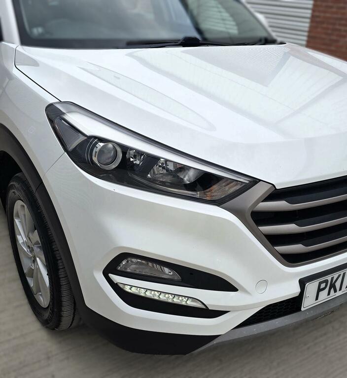 Hyundai Tucson 1.7 Crdi Blue Drive Se Nav Euro 6 Ss 2017 PK17KKB White #6