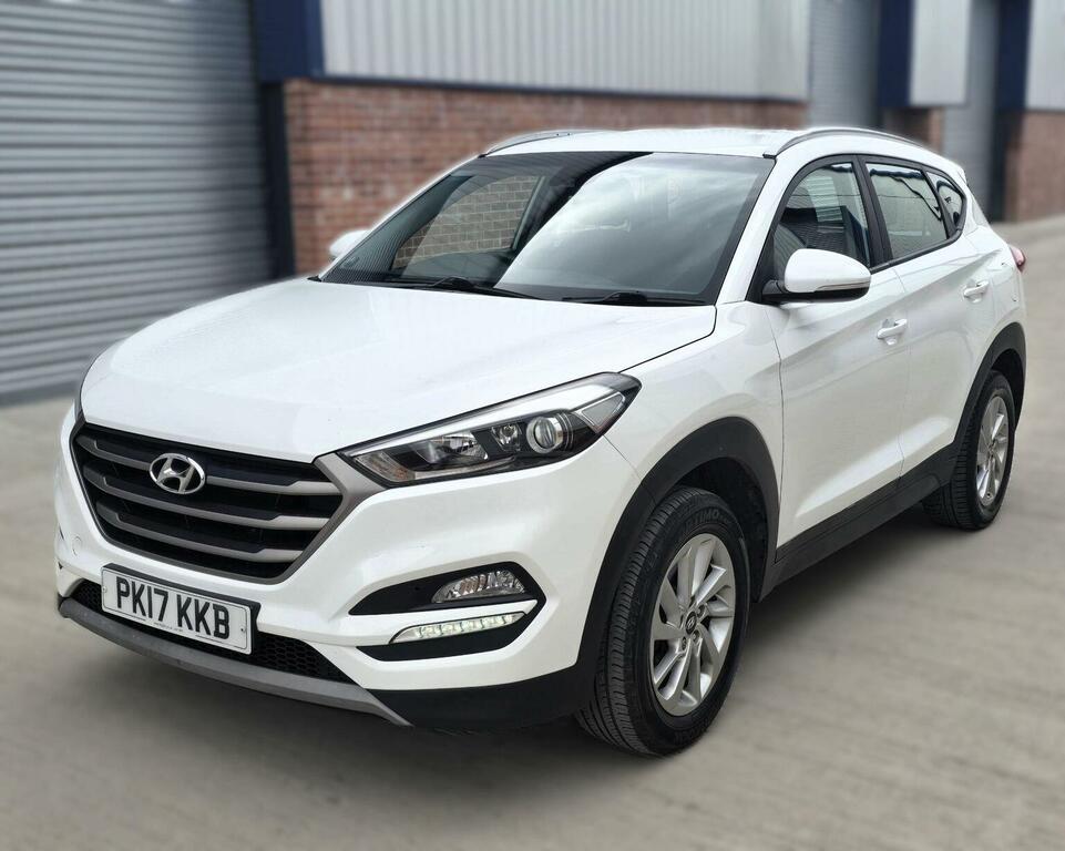 Hyundai Tucson 1.7 Crdi Blue Drive Se Nav Euro 6 Ss 2017 PK17KKB White #4