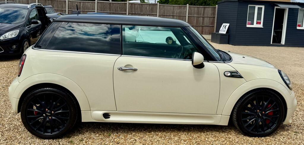 Mini Hatch 1.6 John Cooper Works Euro 4 RV58NVY White #3