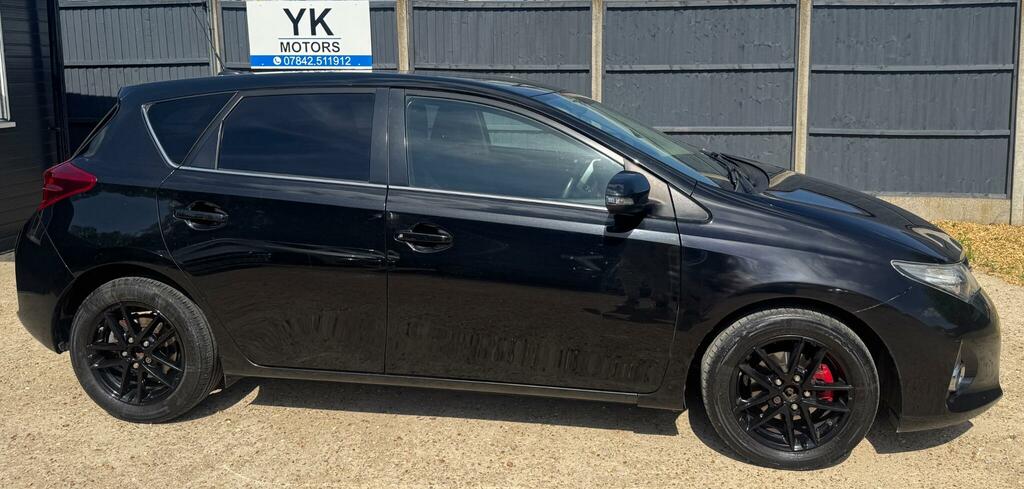 Toyota Auris 1.4 D-4d Icon Plus Euro 5 Ss YD64EZN Black #2