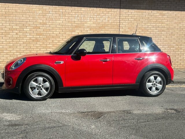 Mini Hatch 2019 1.5 Cooper Classic Hatchback Manua YC19OUP Red #4